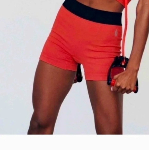 Bundle! || FREE PEOPLE MOVEMENT || short/top bundle NWOT - Picture 10 of 10